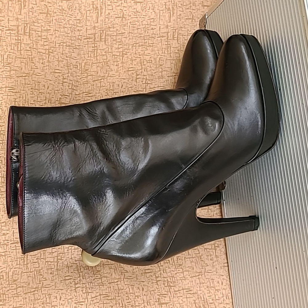 💎 PRADA 💎 platform black leather zip-up ankle booties 😍
